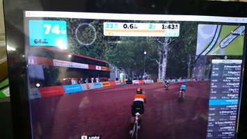 いまさら？で Zwift やってます